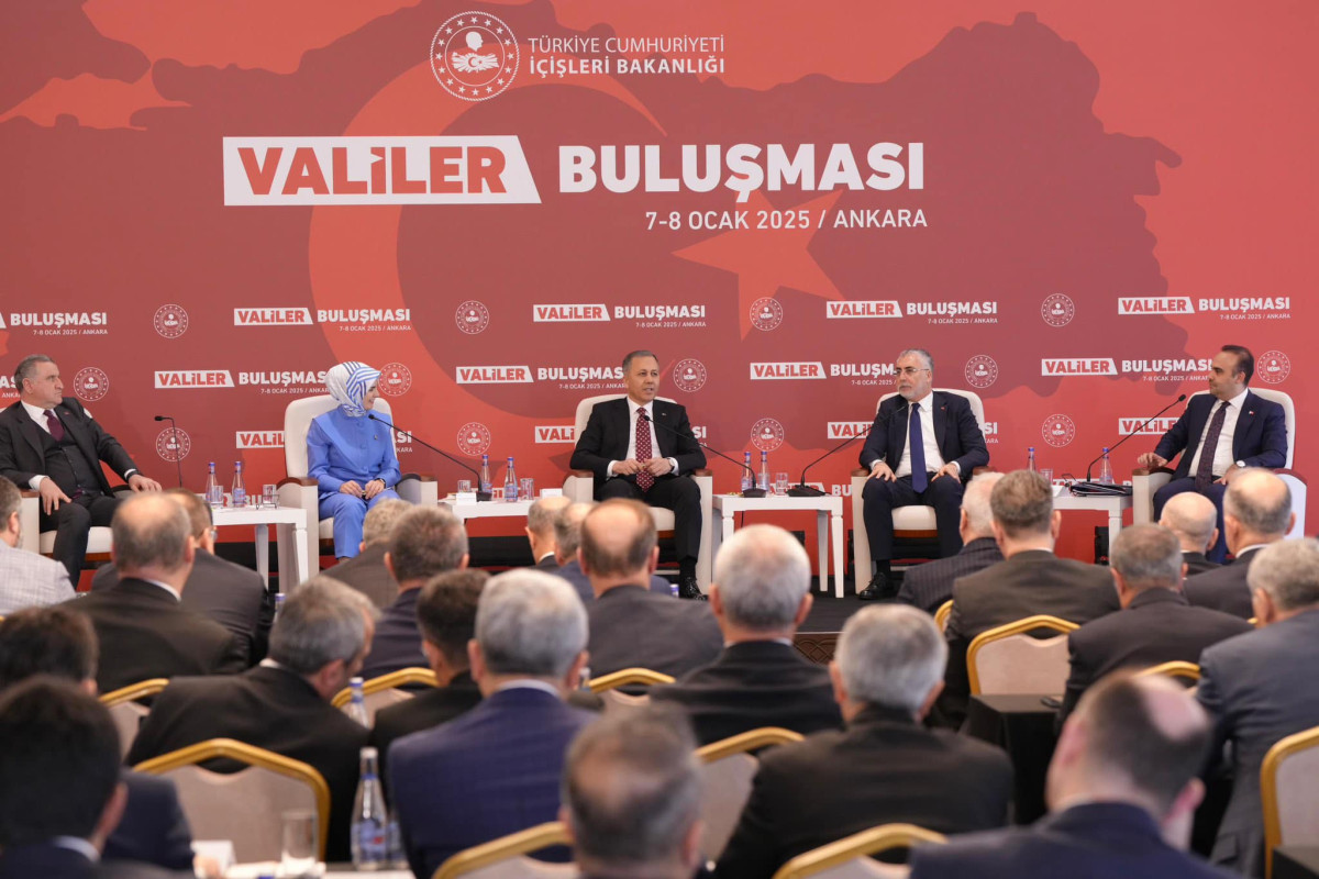 VALİ HACIBEKTAŞOĞLU KÜLLİYEDE 