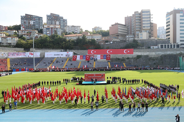 ZONGULDAK’TA CUMHURİYET’İN101’İNCİ YILINA YAKIŞIR KUTLAMA 